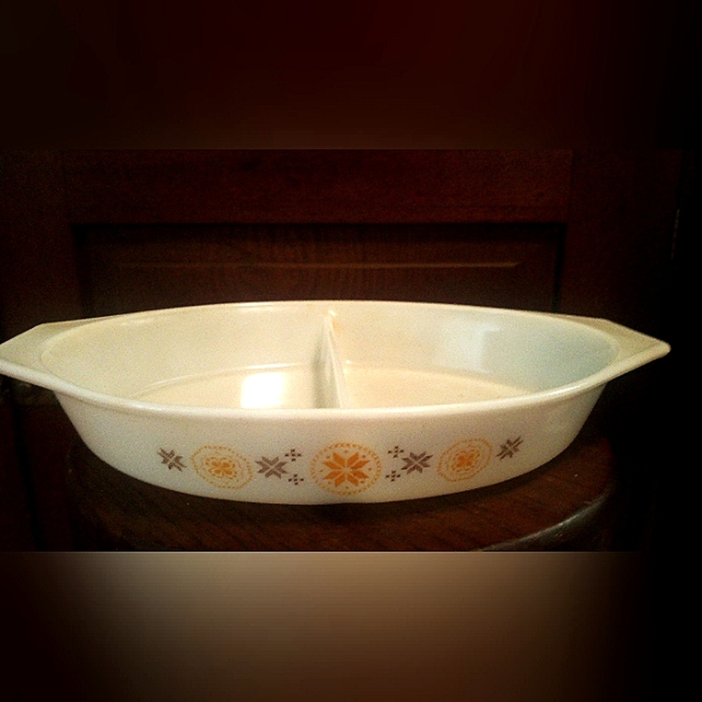 Pyrex Town and Country Casserole dish